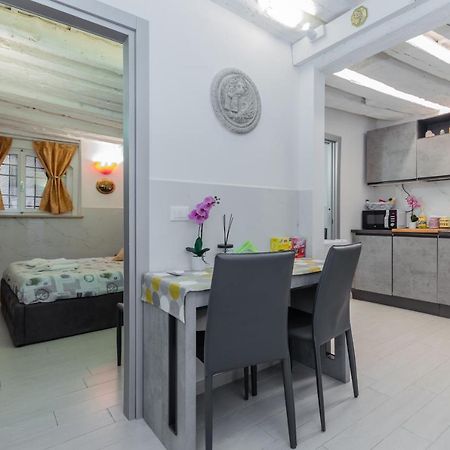 Palazzo Dolfin - Piazza San Marco Lovely Apartment Венеція Екстер'єр фото