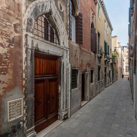 Palazzo Dolfin - Piazza San Marco Lovely Apartment Венеція Екстер'єр фото