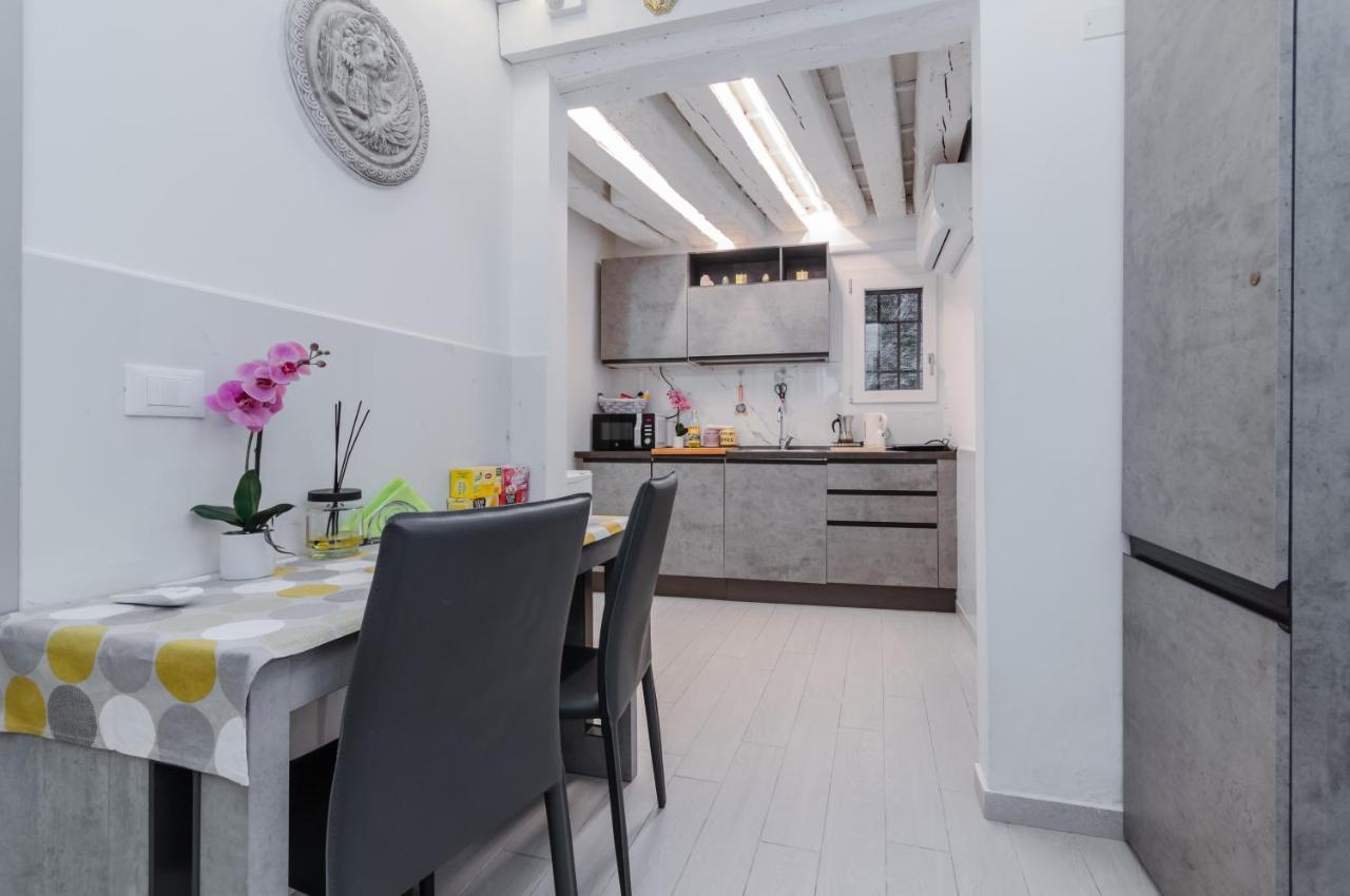 Palazzo Dolfin - Piazza San Marco Lovely Apartment Венеція Екстер'єр фото