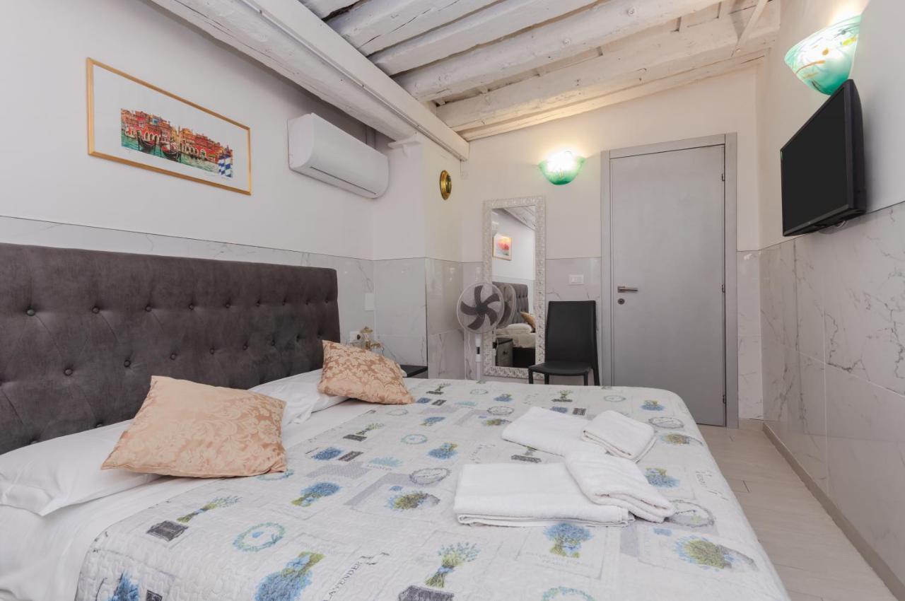 Palazzo Dolfin - Piazza San Marco Lovely Apartment Венеція Екстер'єр фото