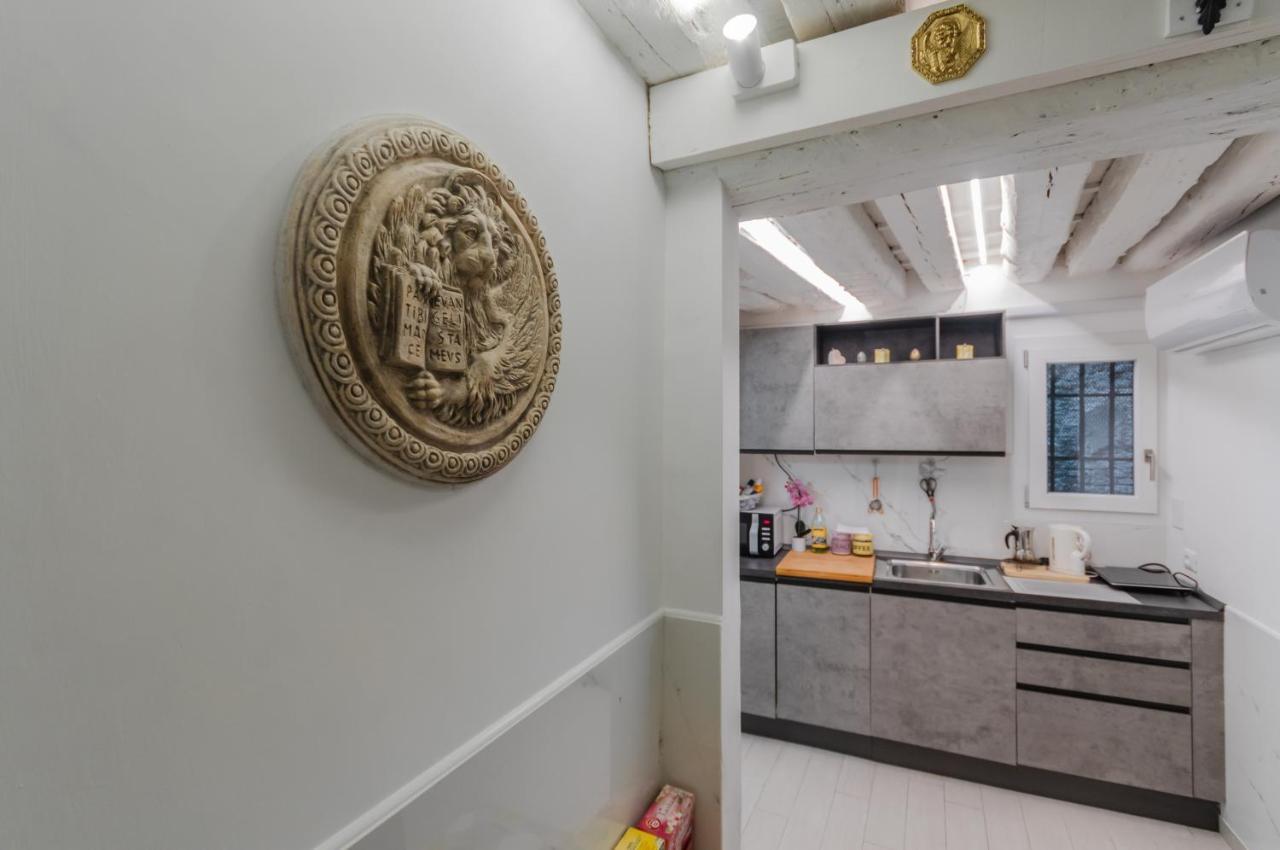 Palazzo Dolfin - Piazza San Marco Lovely Apartment Венеція Екстер'єр фото